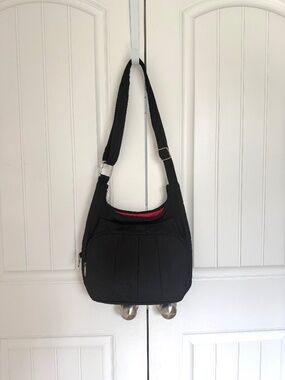 Travelon Anti-Theft Crossbody Shoulder Bag Black Polyester Style F11622